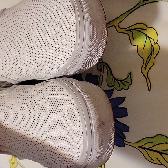 Vans Leather Perforated Slip On - Picture 4 of 8